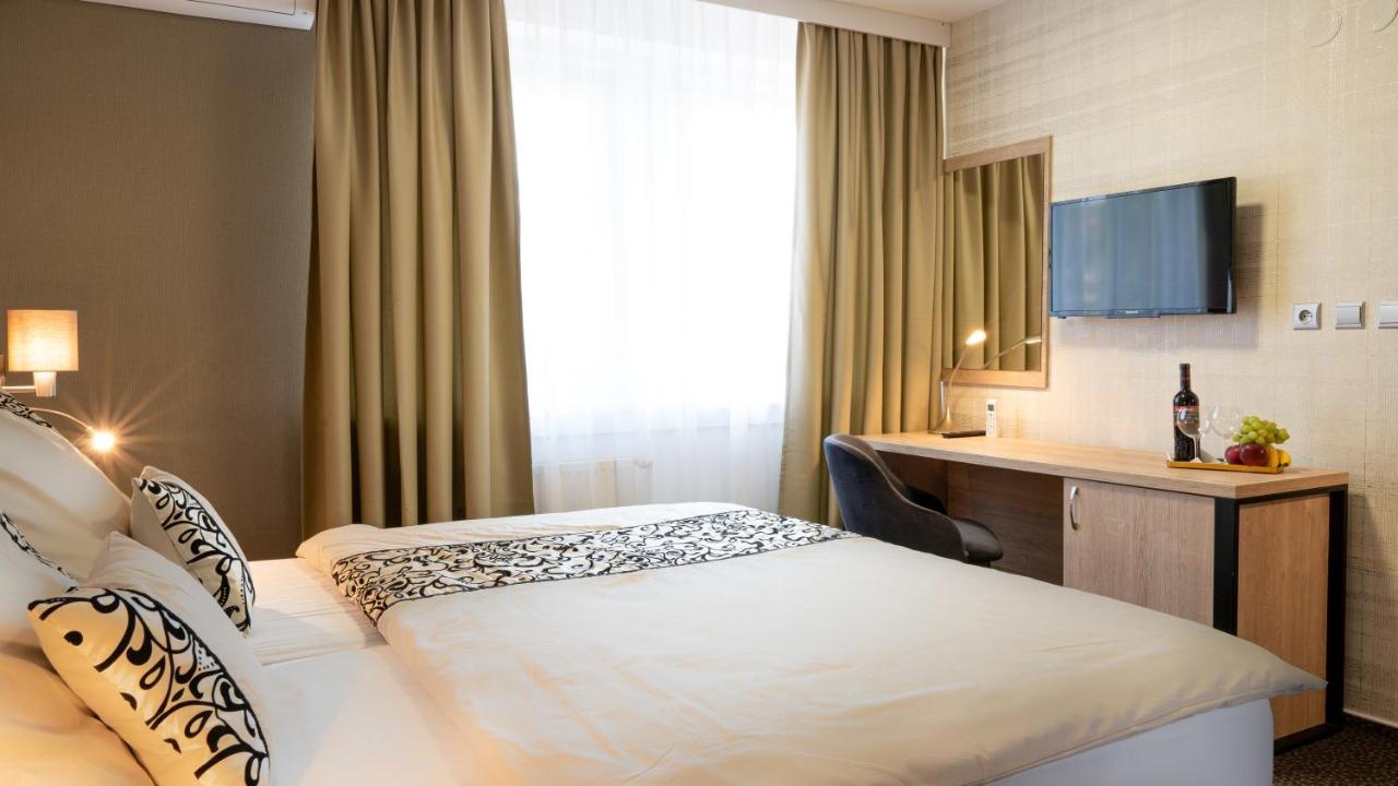 Hotel Karolina Lanškroun Eksteriør billede